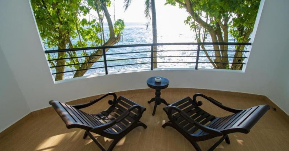Manara Beach Resort