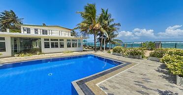 Manara Beach Resort