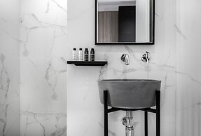 Elysan Urban Stays