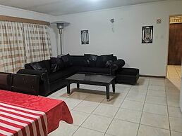 Room-charming Tshwane B&B With Secure En