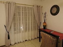 Room-charming Tshwane B&B With Secure En
