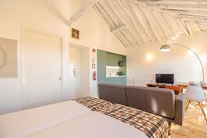 Cozy Porto Studio: Perfect Location & Comfort