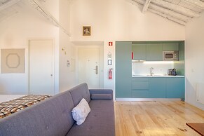 Cozy Porto Studio: Perfect Location & Comfort