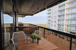 Studio by the Beach With Sea View