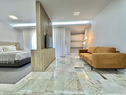Charming Modern Studio in Porto
