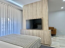 Charming Modern Studio in Porto
