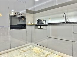 Charming Modern Studio in Porto
