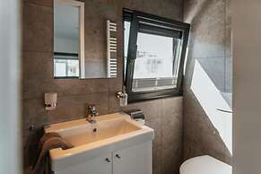 Havel River Houseboat