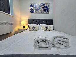Charming Oxford Apartment in Telford - Flat 2