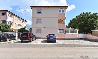 Bright Apartment in Medolino