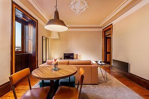 Central Porto Stay With Balcony
