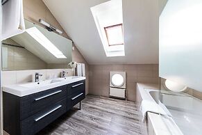 Modern Apartment - AC- 1br-2p- Geneva