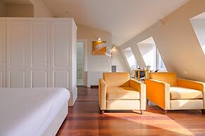 City-center Apartment With Modern Comforts