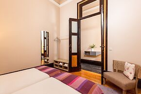 Spacious Modern Apartment in Porto