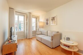 Apartment in Porto With Balcony