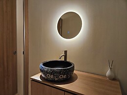 82 Capsule Hotel