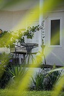lilium rooms