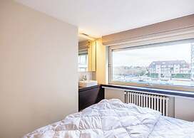 Apartment in Oostduinkerke With Sea View