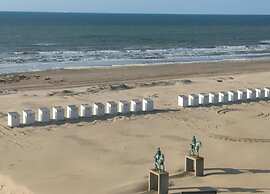 Apartment in Oostduinkerke With Sea View
