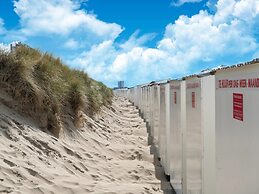 Apartment in Oostduinkerke With Sea View