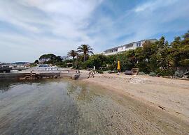 Holiday Home on Beach With Waterfront Views