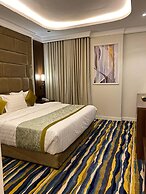 Diamond Corners Circular Hotel