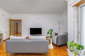 Stylish Stay in Lisbon-Scenic Views