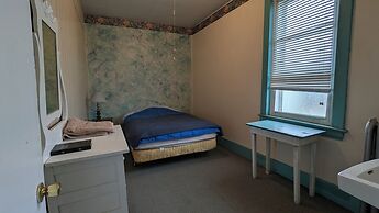 Dinsmore Hotel