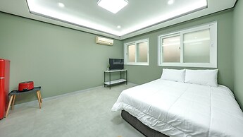 Hongcheon White Hill Pension