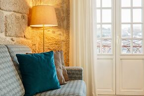 River-view Apartment in Oporto for 4