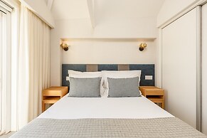 River-view Apartment in Oporto for 4