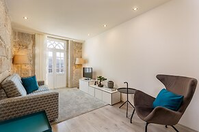 River-view Apartment in Oporto for 4