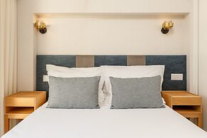 River-view Apartment in Oporto for 4