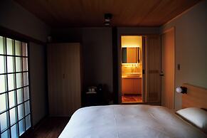 Travel Stop UNNOWA