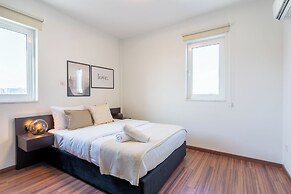 Harbor Apartments in Larnaca