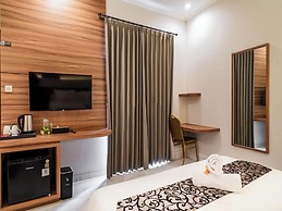 Ayers Hotel