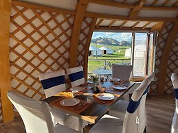 Khumug Tour Resort