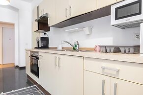 Cozy Room Near U6 Dresdner Subway Line