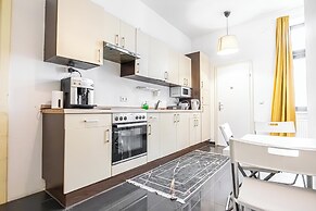 Cozy Room Near U6 Dresdner Subway Line