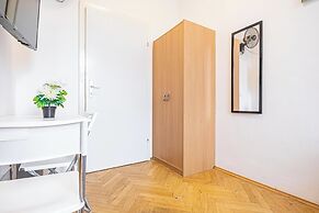 Cozy Room Near U6 Dresdner Subway Line