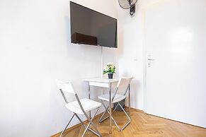 Cozy Room Near U6 Dresdner Subway Line