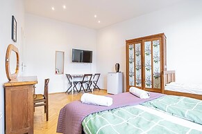 Cozy Room Near U6 Dresdner Subway Line