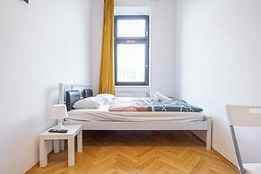 Cozy Room Near U6 Dresdner Subway Line