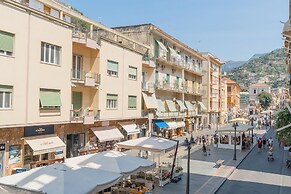 Maiori Suites