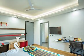 Inde Hotel Golf Course Extension