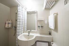 Shanghai Hills & Wanye Spacious Family Suites