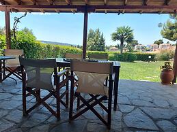 Elani Private Retreat - Villa Anna Garden Escape