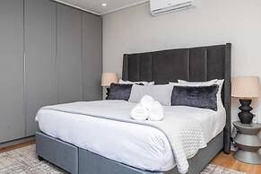 Modern Central Secure Cape Town 2bed Bantry Suite