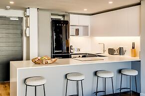 Modern Central Secure Cape Town 2bed Bantry Suite