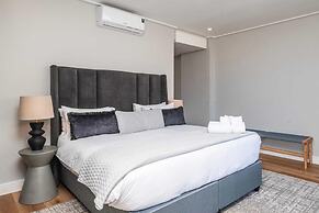Modern Central Secure Cape Town 2bed Bantry Suite